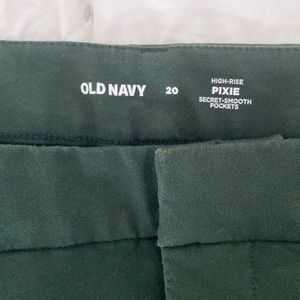 Old Navy Pixie Ankle Size 20